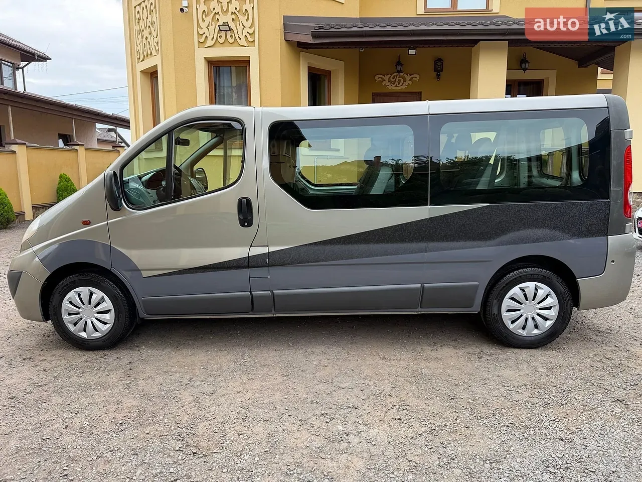 Opel Vivaro 2014 photo 4