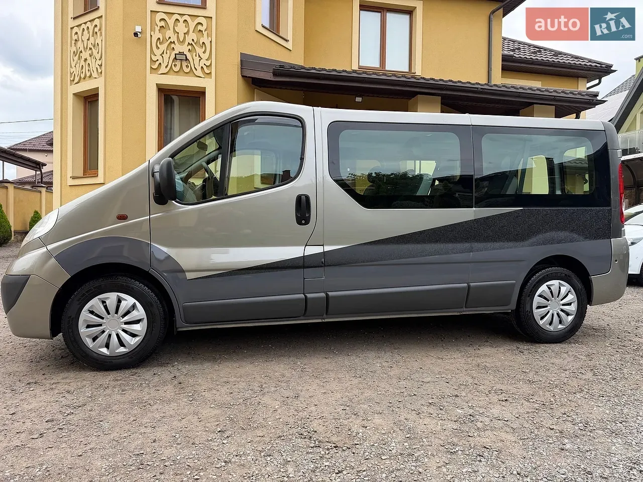 Opel Vivaro 2014 photo 3