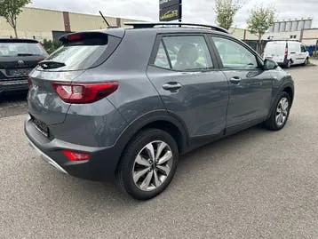 Kia Stonic 2023 photo 2