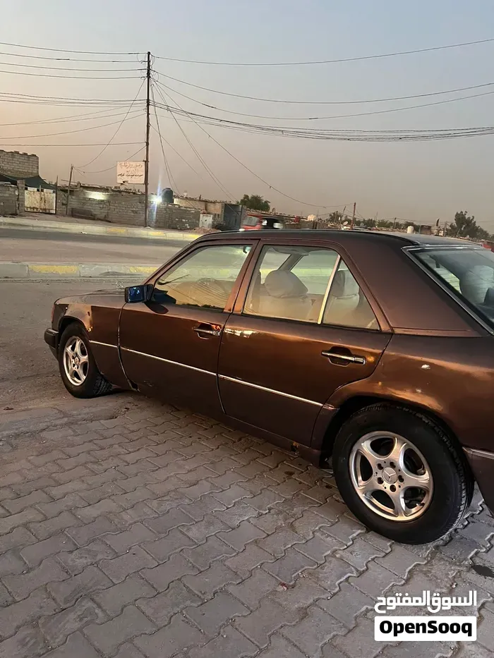 Mercedes-Benz E-Class 1993 photo 3