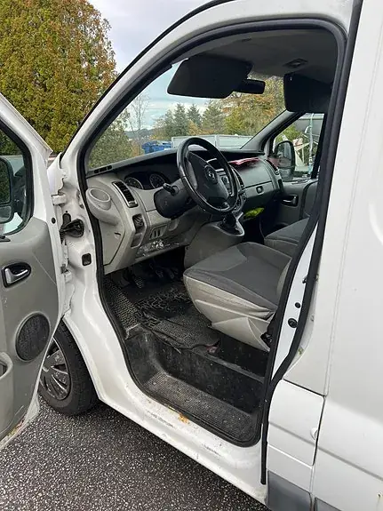 Opel Vivaro 2010 photo 2