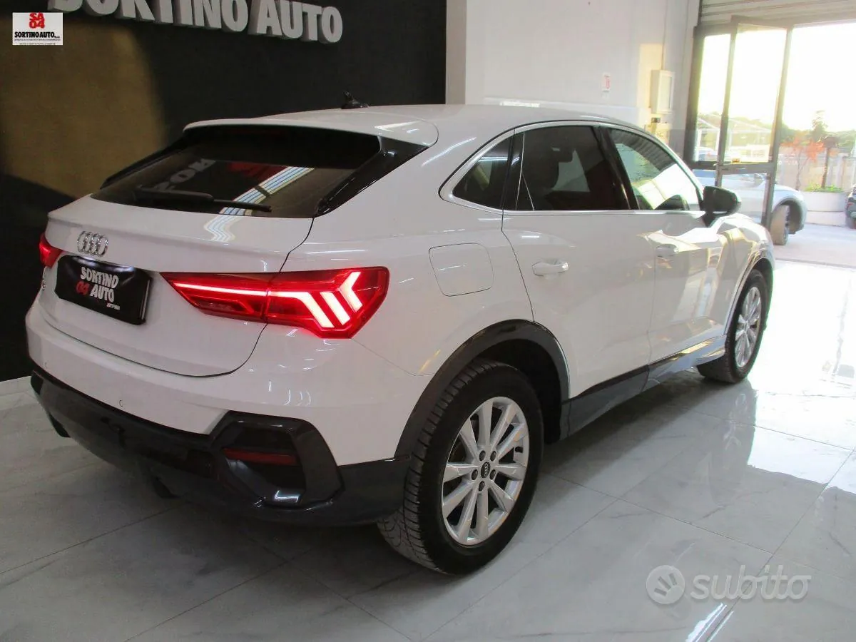 Audi Q3 2023 photo 2