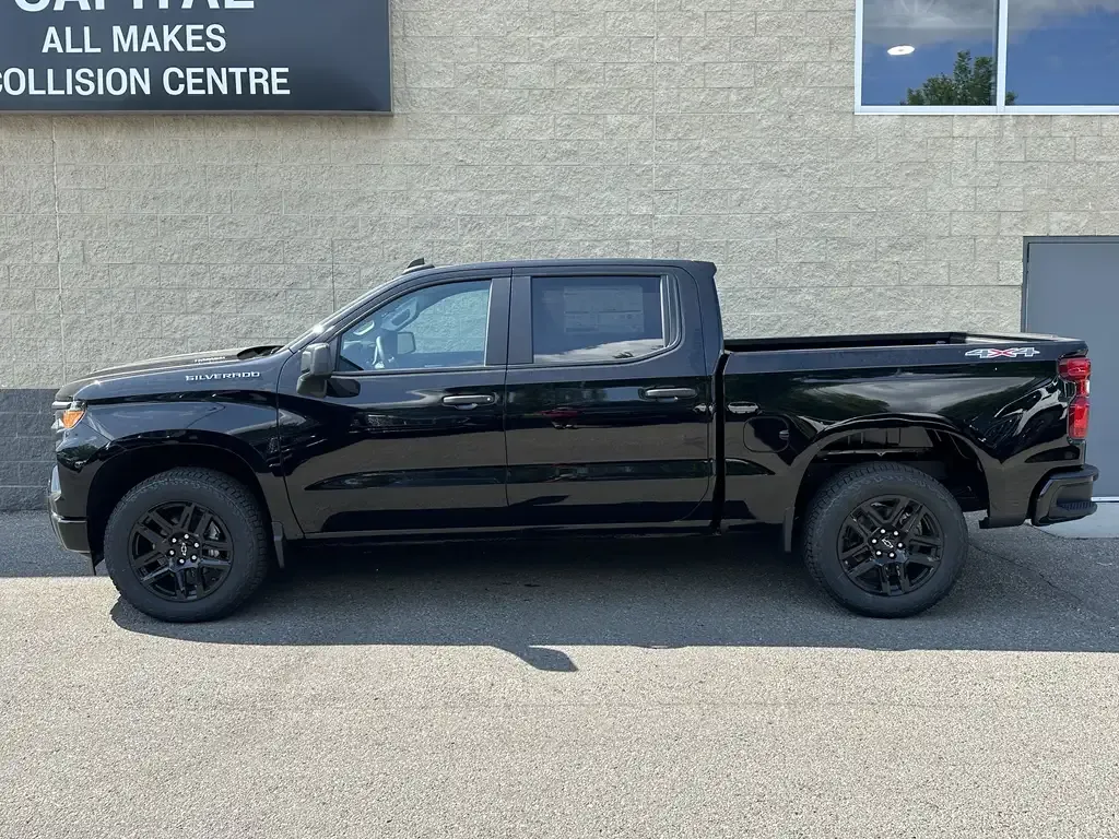 Chevrolet Silverado 1500 2026 photo 3