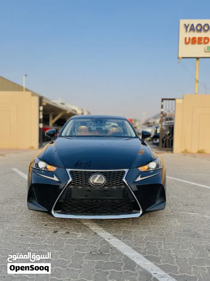 Lexus Is 2018 photo 5