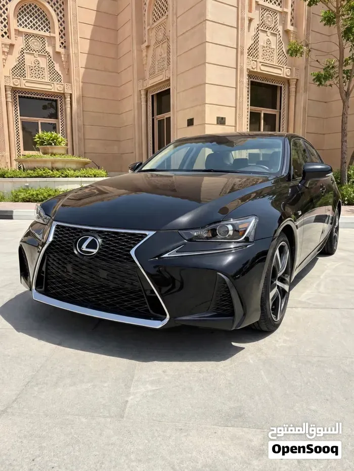 Lexus Is 2018 photo 2