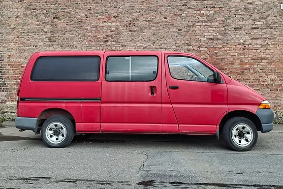 Toyota Hiace 2001 photo 2
