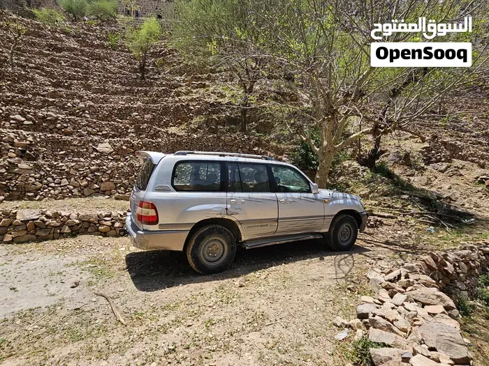 Toyota Land Cruiser 2001 photo 4