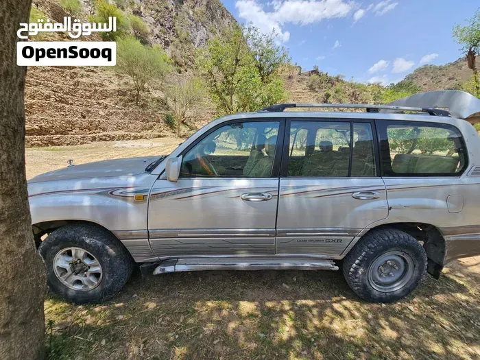 Toyota Land Cruiser 2001 photo 3