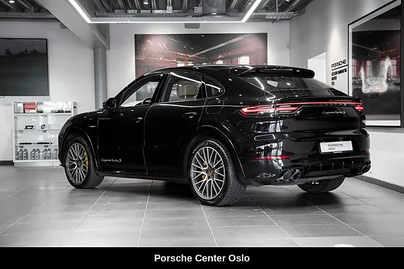 Porsche Cayenne Turbo S 2022 photo 3