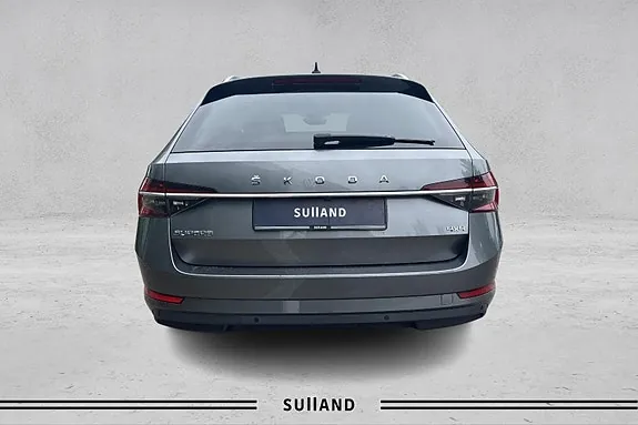 Skoda Superb 2023 photo 4