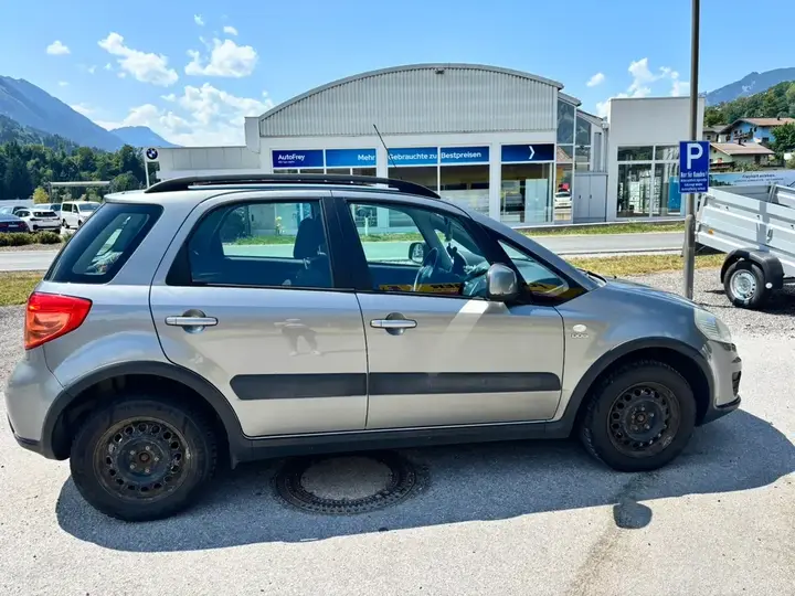 Suzuki Sx4 2011 photo 3