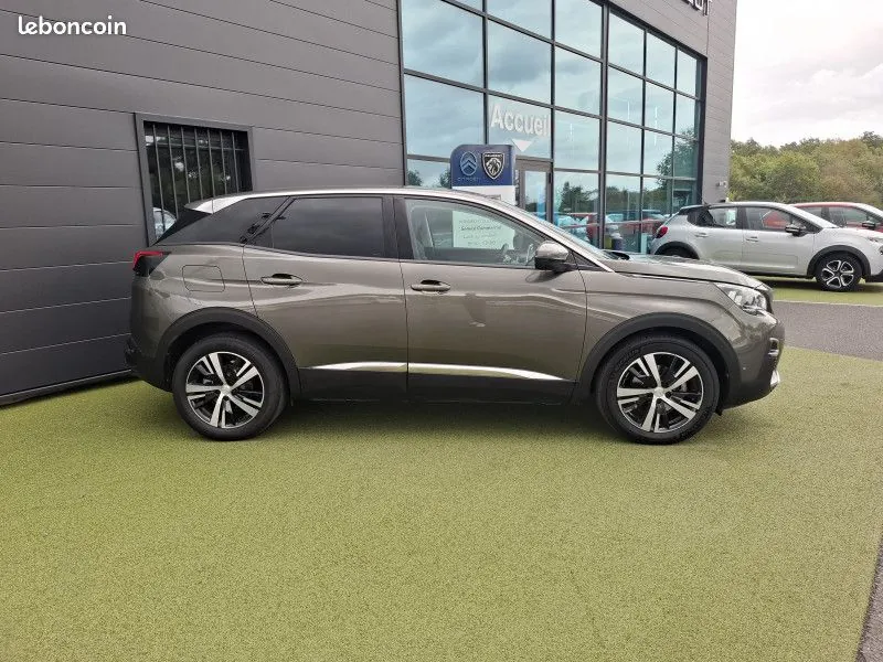 Peugeot 3008 2019 photo 2