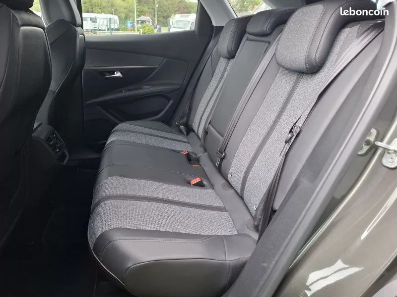 Peugeot 3008 2019 photo 4