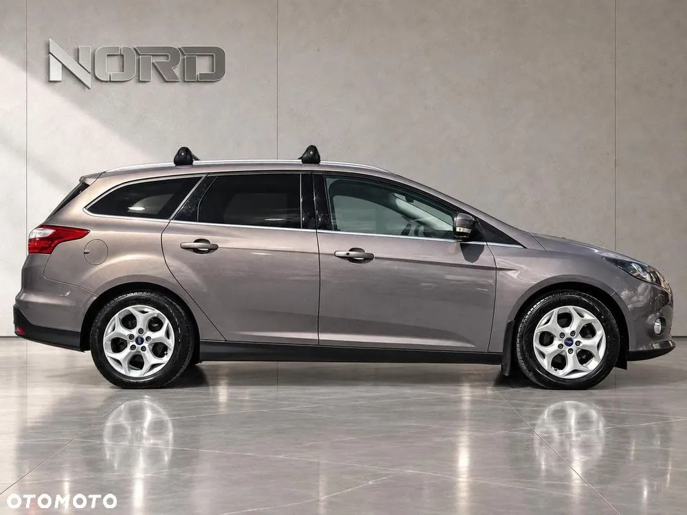 Ford Focus 2012 photo 2