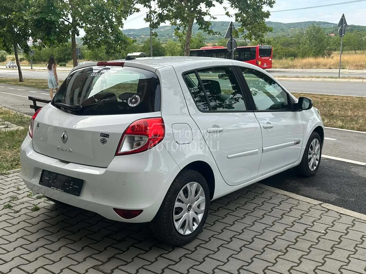 Renault Clio 2011 photo 5