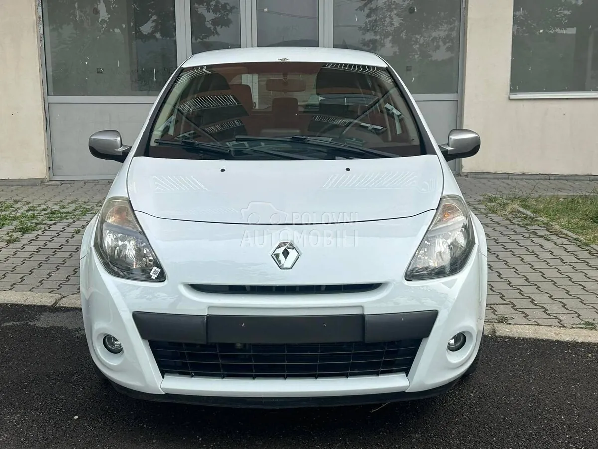 Renault Clio 2011 photo 2