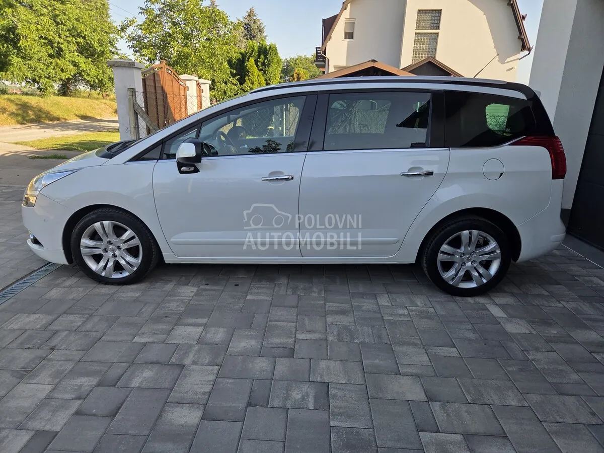 Peugeot 5008 2012 photo 5
