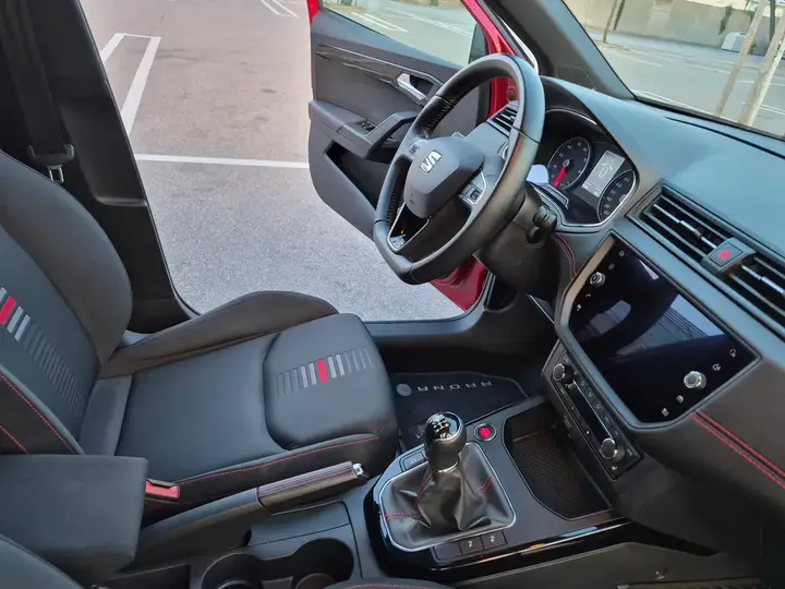 Seat Arona 2019 photo 3