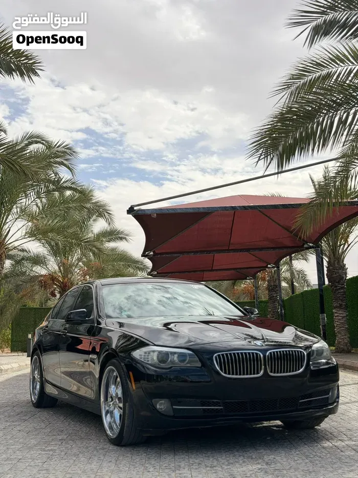 BMW 5 Series 2011 photo 2