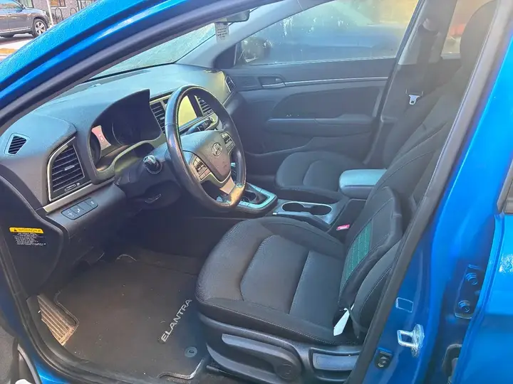 Hyundai Elantra 2017 photo 5
