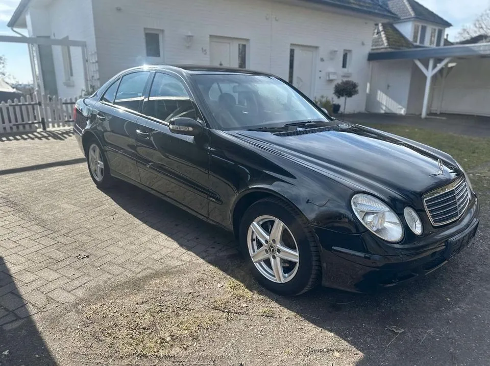 Mercedes-Benz E270