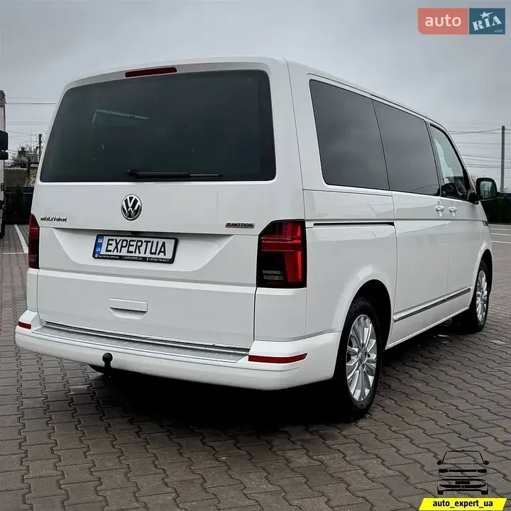 Volkswagen Multivan 2022 photo 3