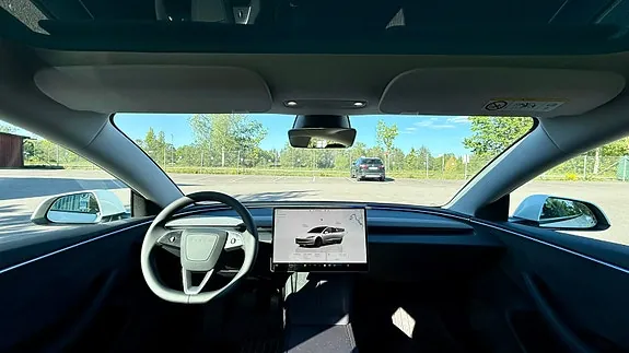 Tesla Model 3 2024 photo 3