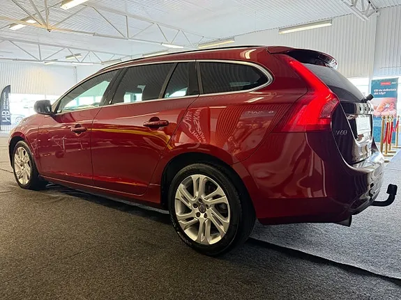 Volvo V60 2015 photo 4