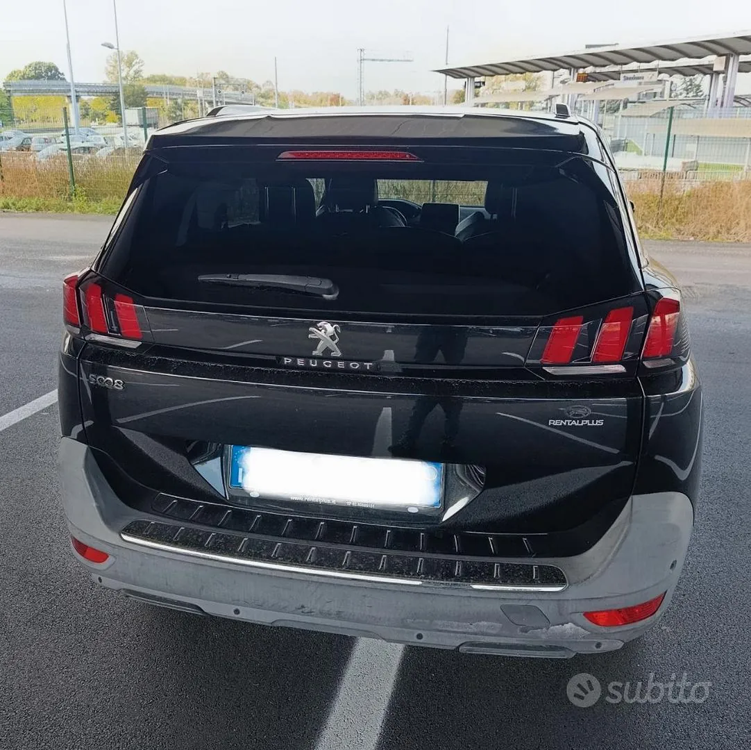 Peugeot 5008 2017 photo 3