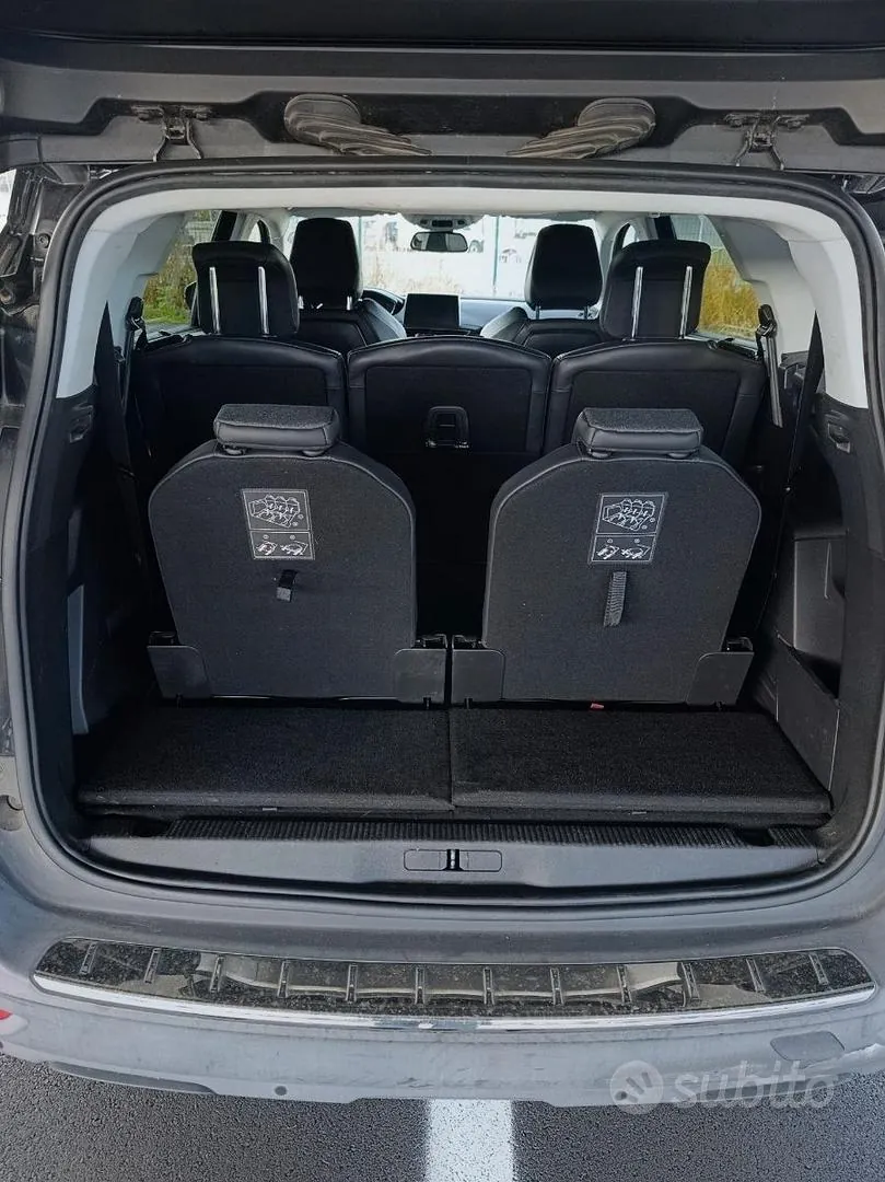 Peugeot 5008 2017 photo 4