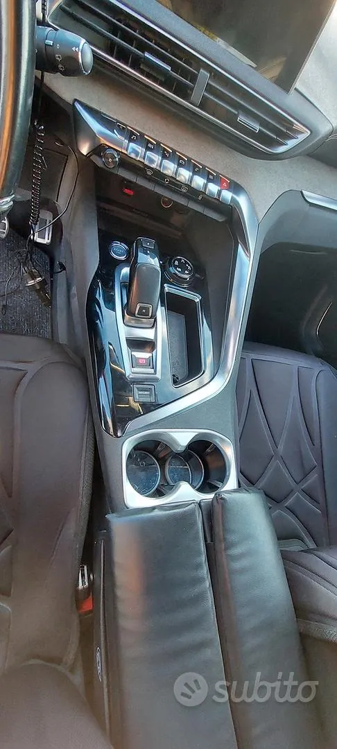 Peugeot 3008 2018 photo 2