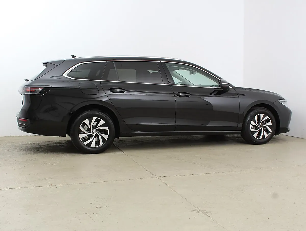 Volkswagen Passat 2025 photo 3