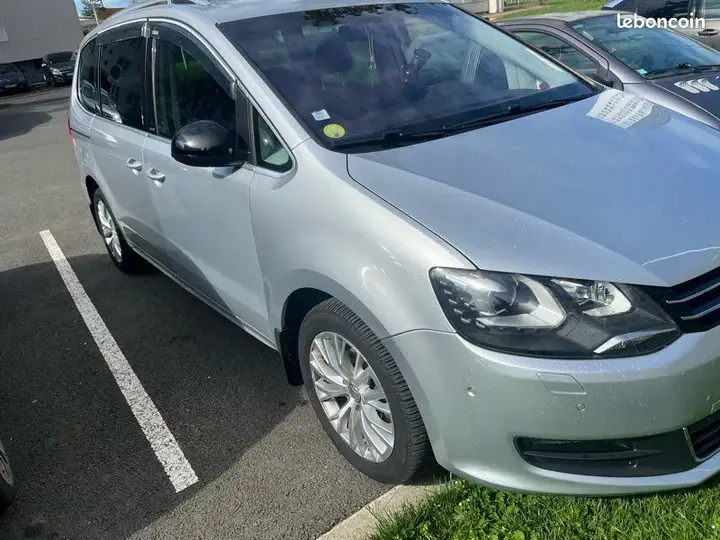 Volkswagen Sharan 2012 photo 2