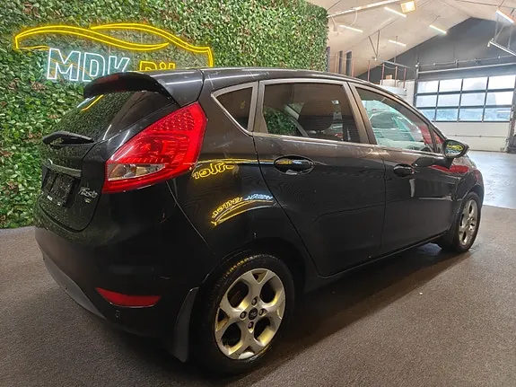 Ford Fiesta 2011 photo 4