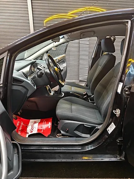 Ford Fiesta 2011 photo 5