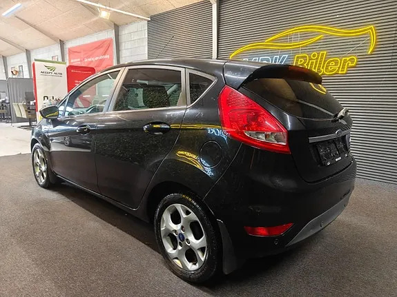 Ford Fiesta 2011 photo 3