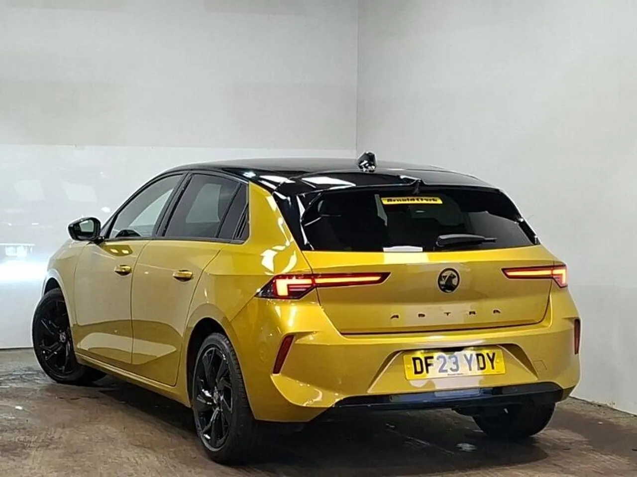 Vauxhall Astra 2023 photo 2
