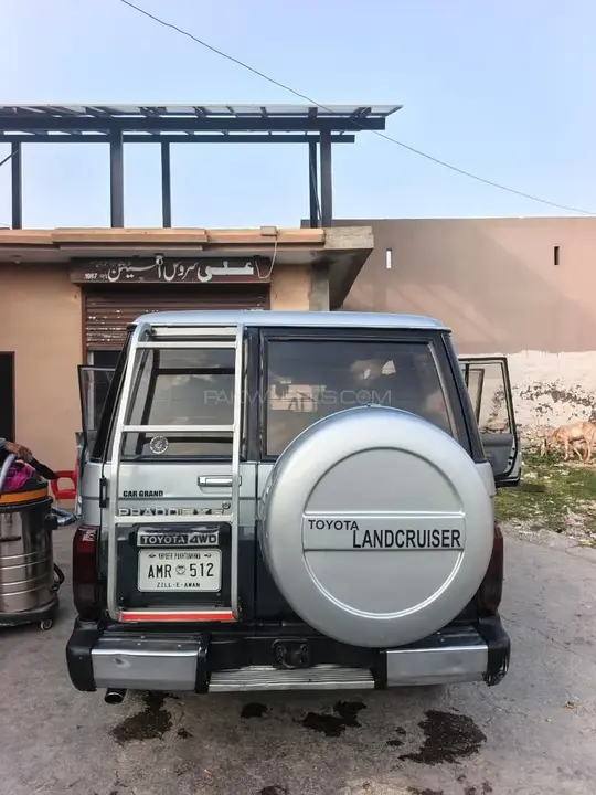 Toyota Land Cruiser