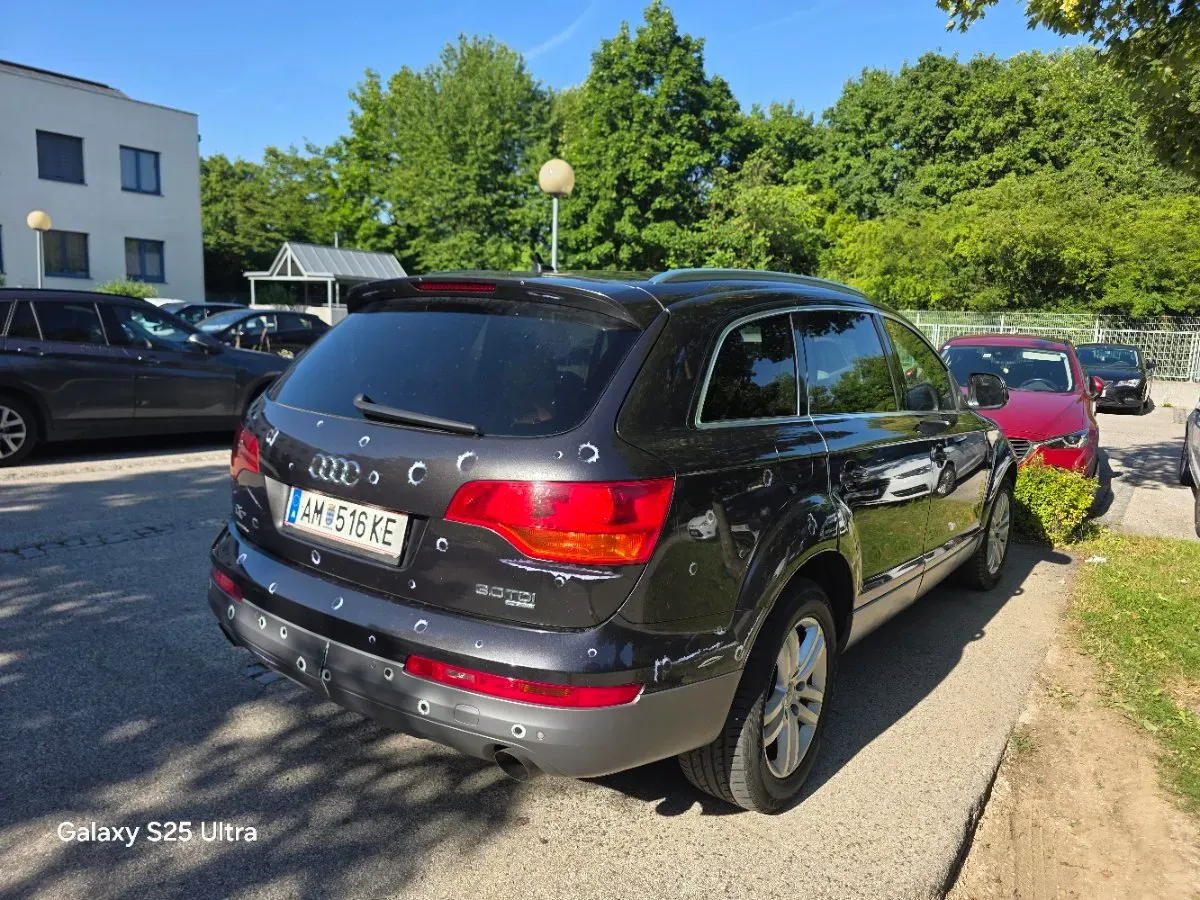 Audi Q7 2006 photo 2