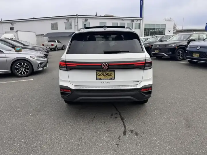 Volkswagen Taos 2026 photo 5