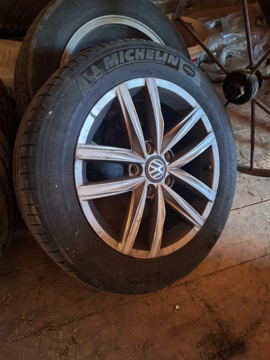 Volkswagen Golf 2018 photo 2