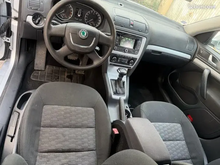 Skoda Octavia 2012 photo 3