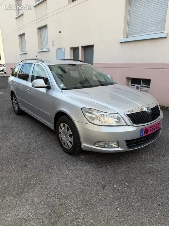 Skoda Octavia 2012 photo 2