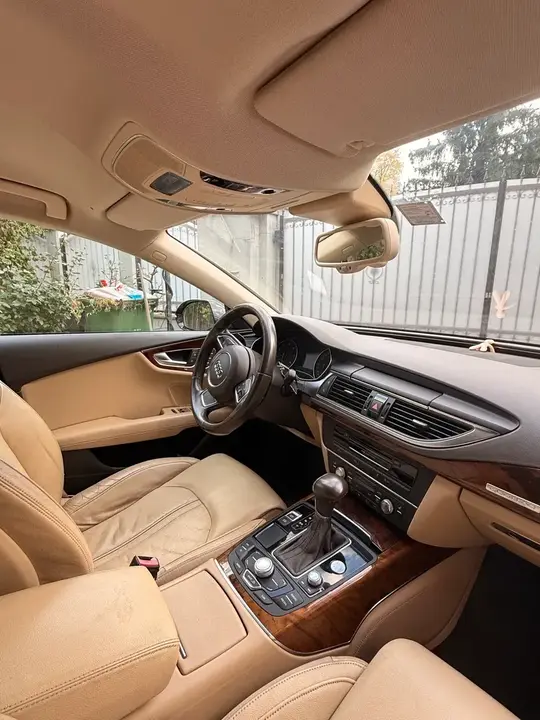 Audi A7 2011 photo 2