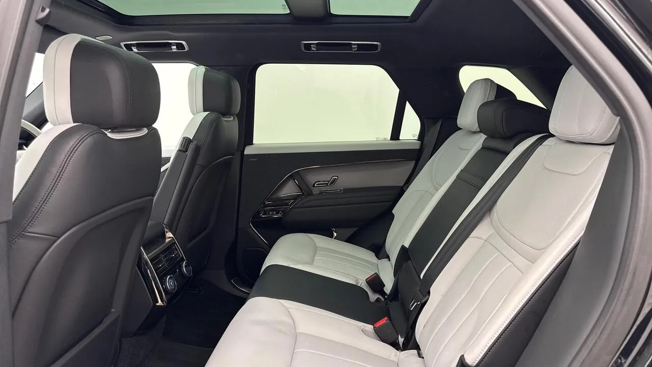 Land Rover Range Rover Sport 2025 photo 4