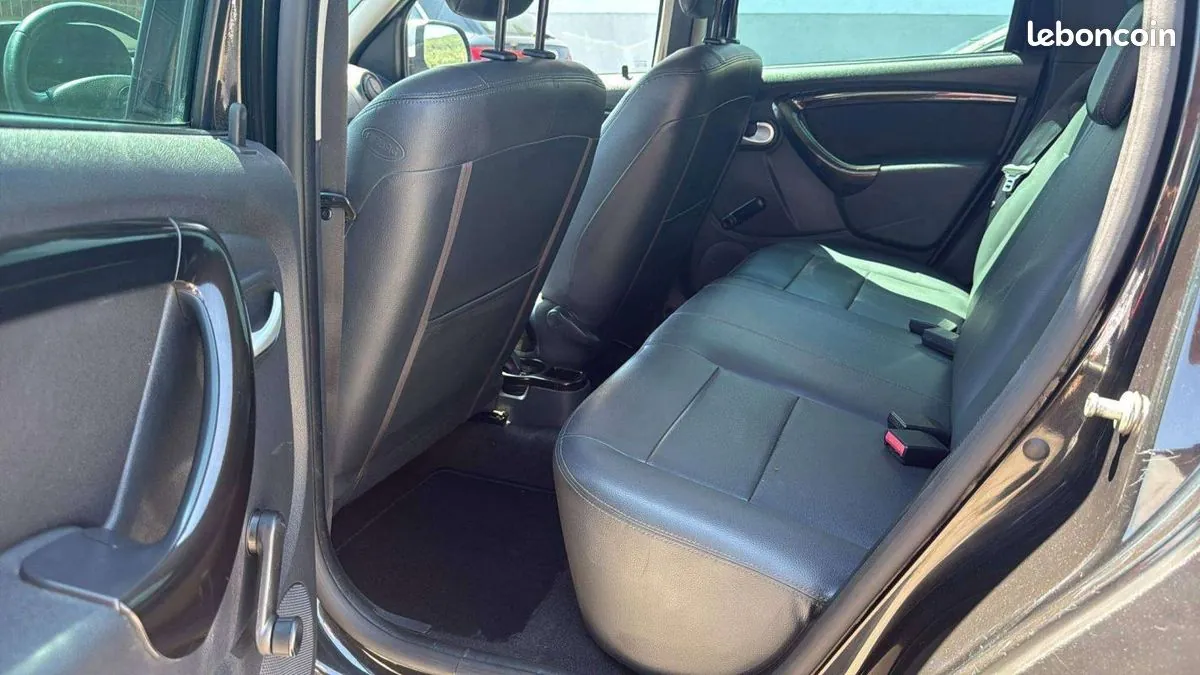 Dacia Duster 2011 photo 4