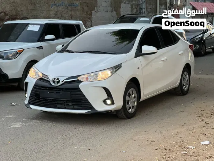 Toyota Yaris 2022 photo 2