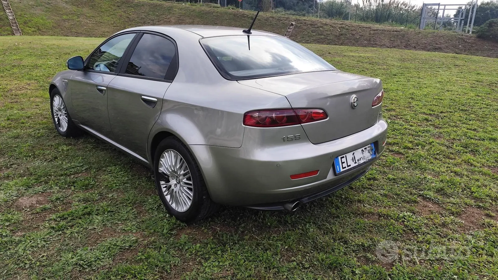 Alfa Romeo 159 2012 photo 2