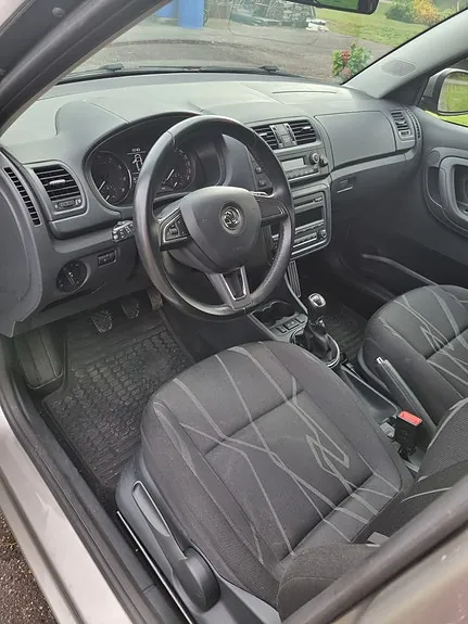 Skoda Fabia 2015 photo 3