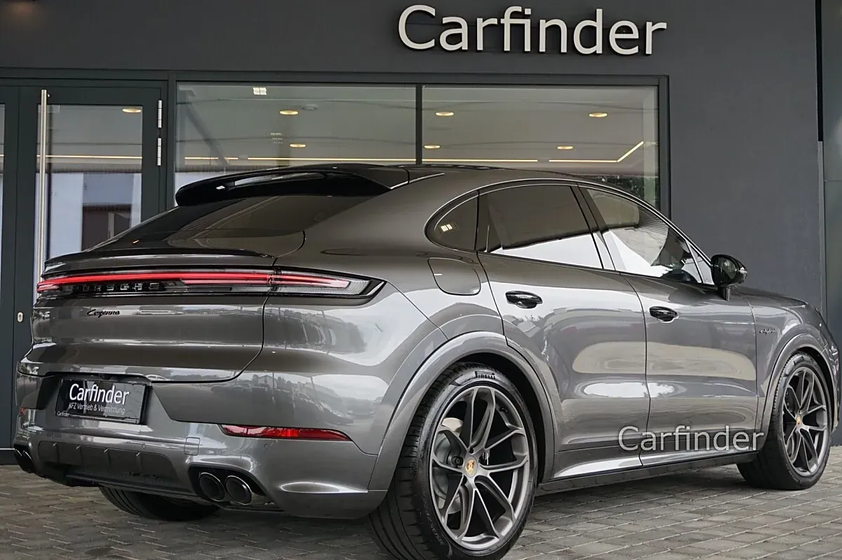 Porsche Cayenne 2024 photo 2